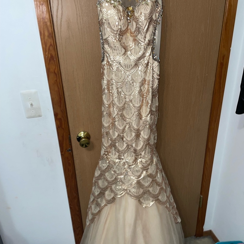 PROM DRESS - Picture 7 of 12
